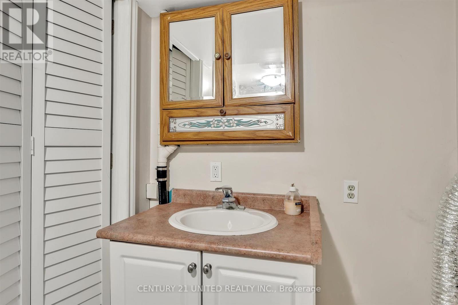 719 Mountain Ash Road, Peterborough South (West), Ontario  K9J 8K1 - Photo 38 - X12119075