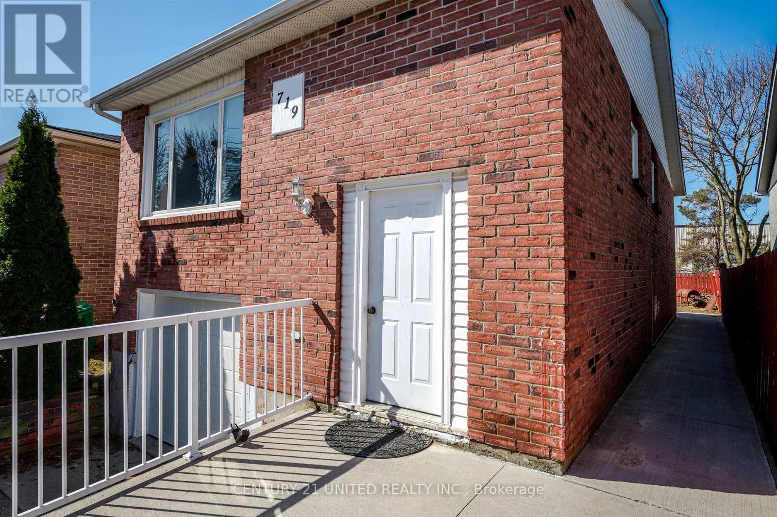 719 Mountain Ash Road, Peterborough South (West), Ontario  K9J 8K1 - Photo 5 - X12119075