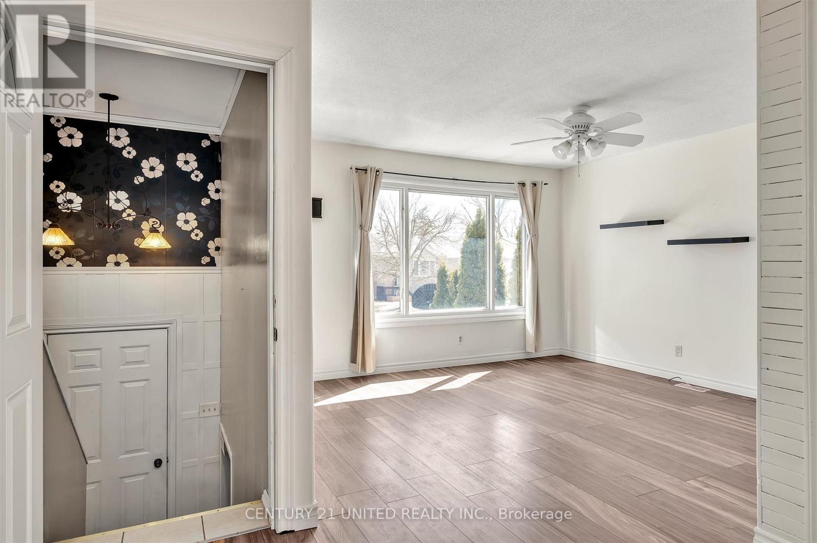 719 Mountain Ash Road, Peterborough South (West), Ontario  K9J 8K1 - Photo 6 - X12119075