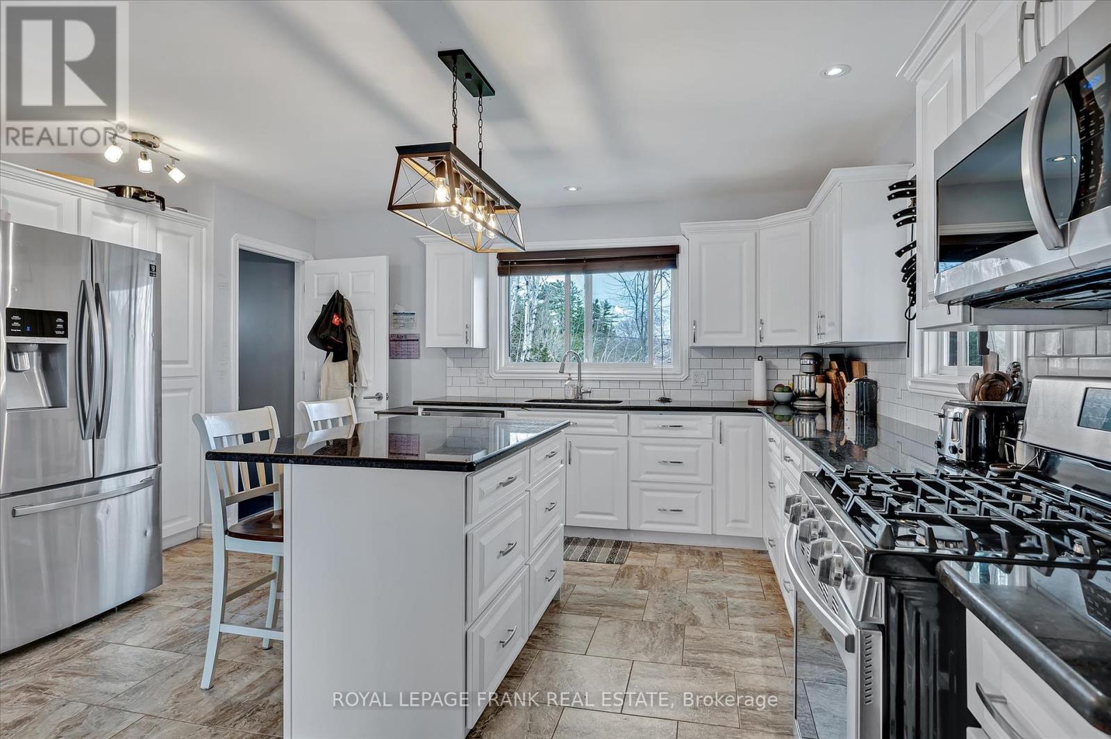 878 Payne Line Road, Douro-Dummer, Ontario  K0L 3A0 - Photo 10 - X12119160