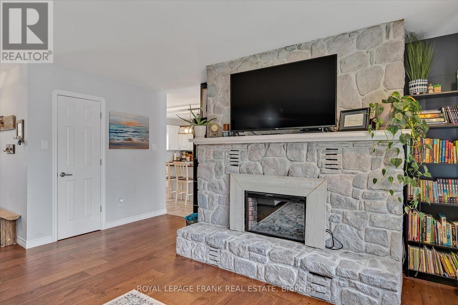 878 Payne Line Road, Douro-Dummer, Ontario  K0L 3A0 - Photo 7 - X12119160