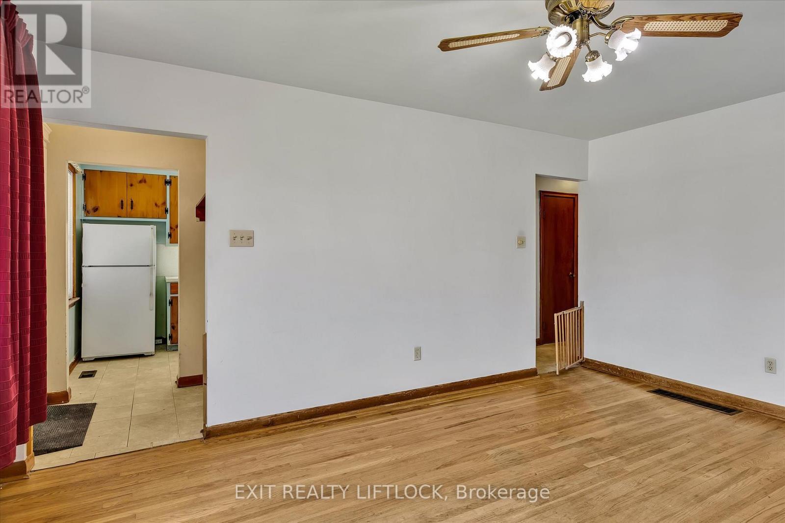 250 Bellevue Street, Peterborough North (South), Ontario  K9H 5E5 - Photo 13 - X12119208
