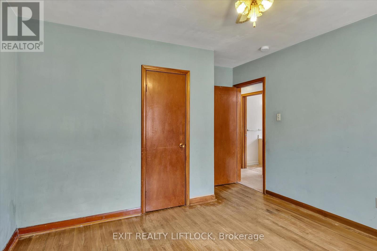 250 Bellevue Street, Peterborough North (South), Ontario  K9H 5E5 - Photo 15 - X12119208