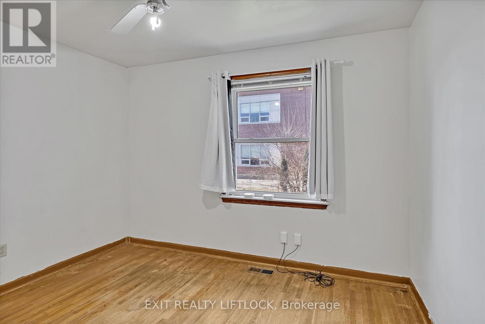 250 Bellevue Street, Peterborough North (South), Ontario  K9H 5E5 - Photo 17 - X12119208