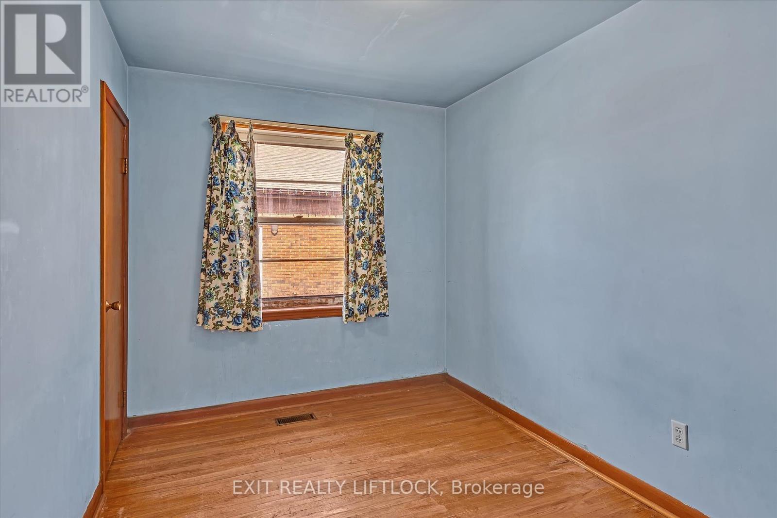250 Bellevue Street, Peterborough North (South), Ontario  K9H 5E5 - Photo 19 - X12119208