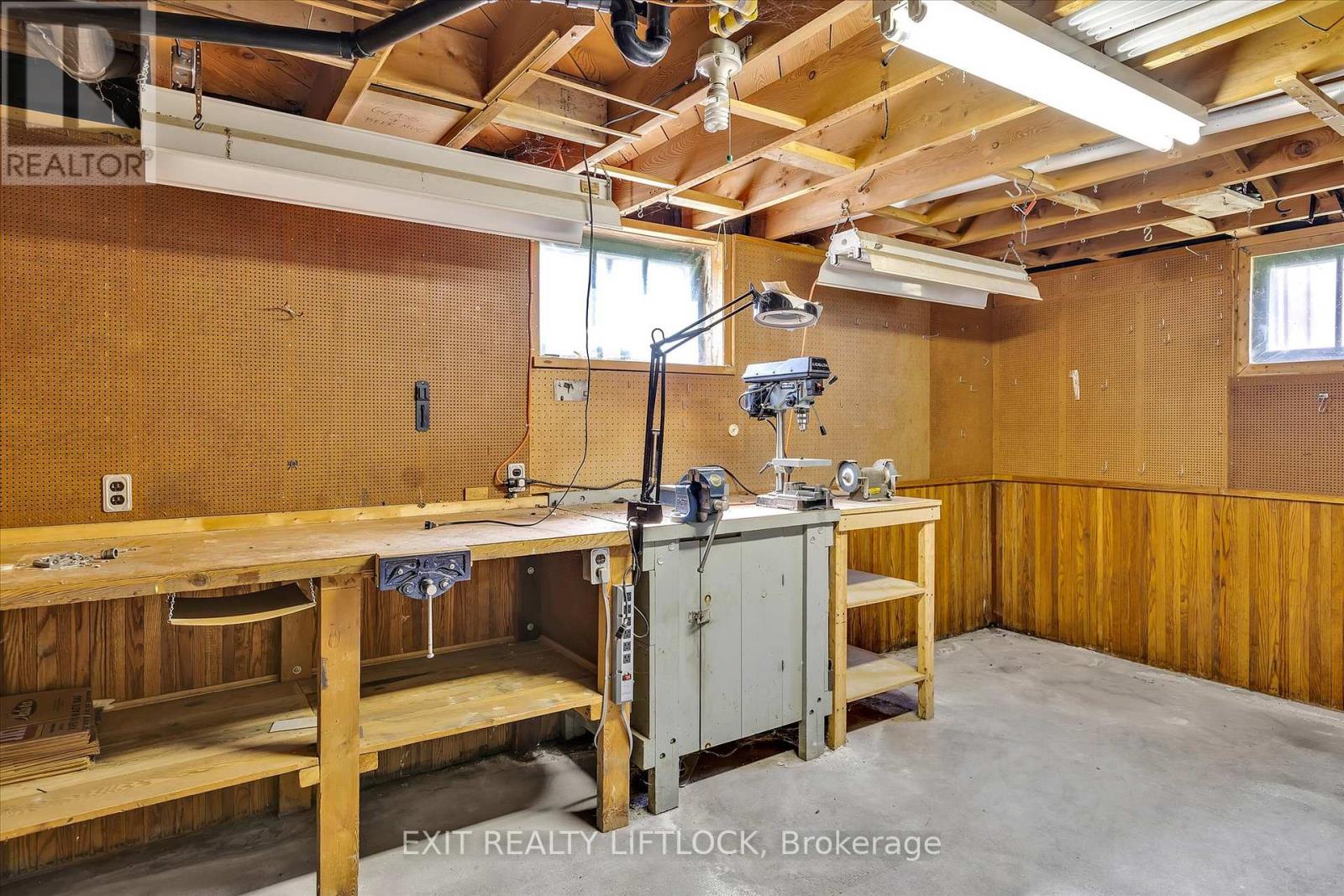 250 Bellevue Street, Peterborough North (South), Ontario  K9H 5E5 - Photo 21 - X12119208