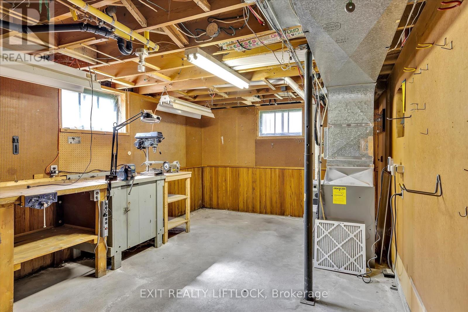 250 Bellevue Street, Peterborough North (South), Ontario  K9H 5E5 - Photo 22 - X12119208