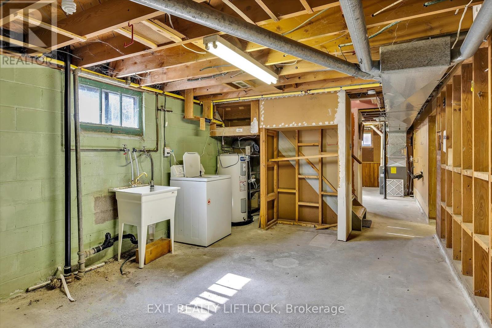 250 Bellevue Street, Peterborough North (South), Ontario  K9H 5E5 - Photo 23 - X12119208