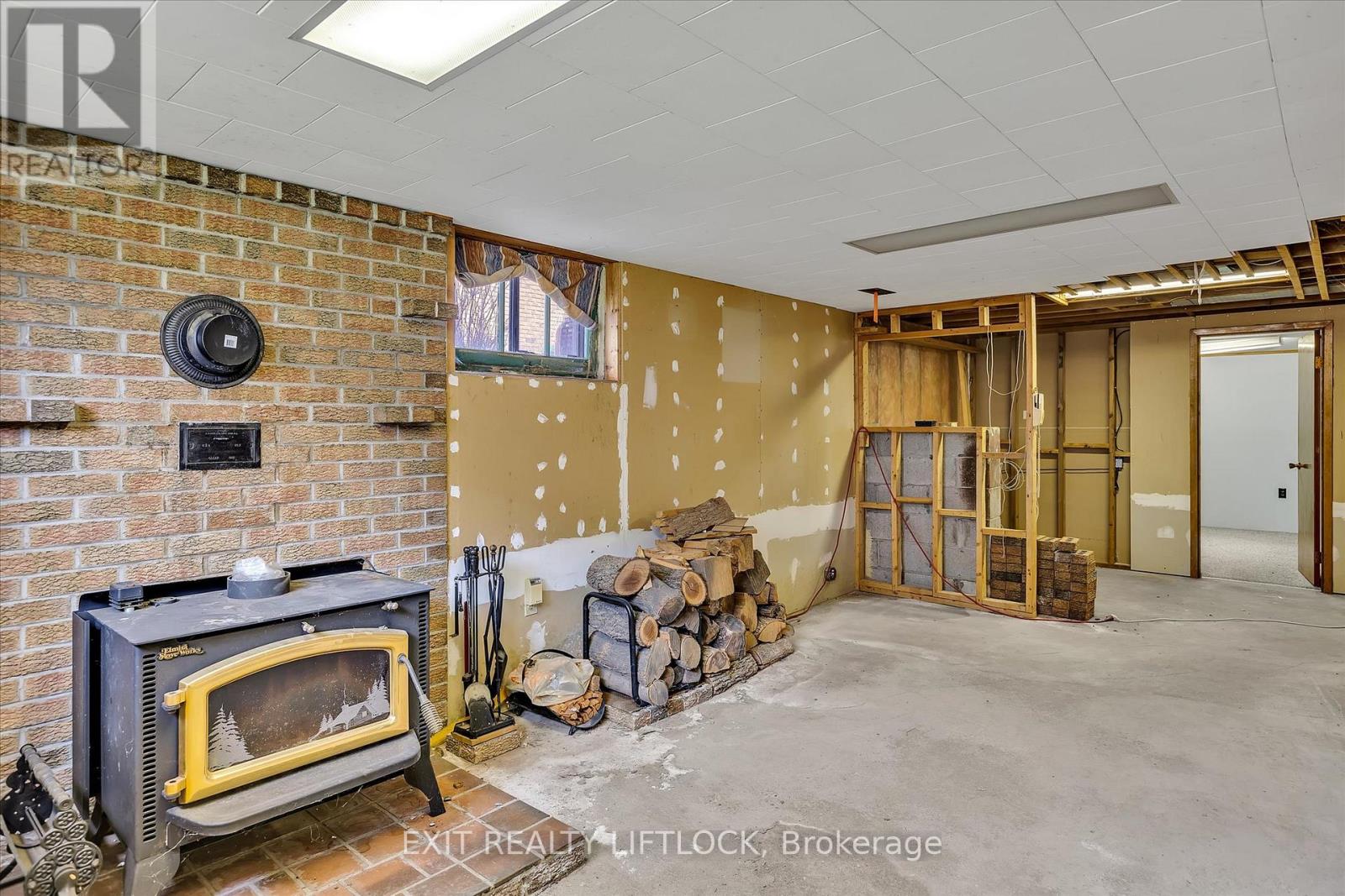 250 Bellevue Street, Peterborough North (South), Ontario  K9H 5E5 - Photo 25 - X12119208