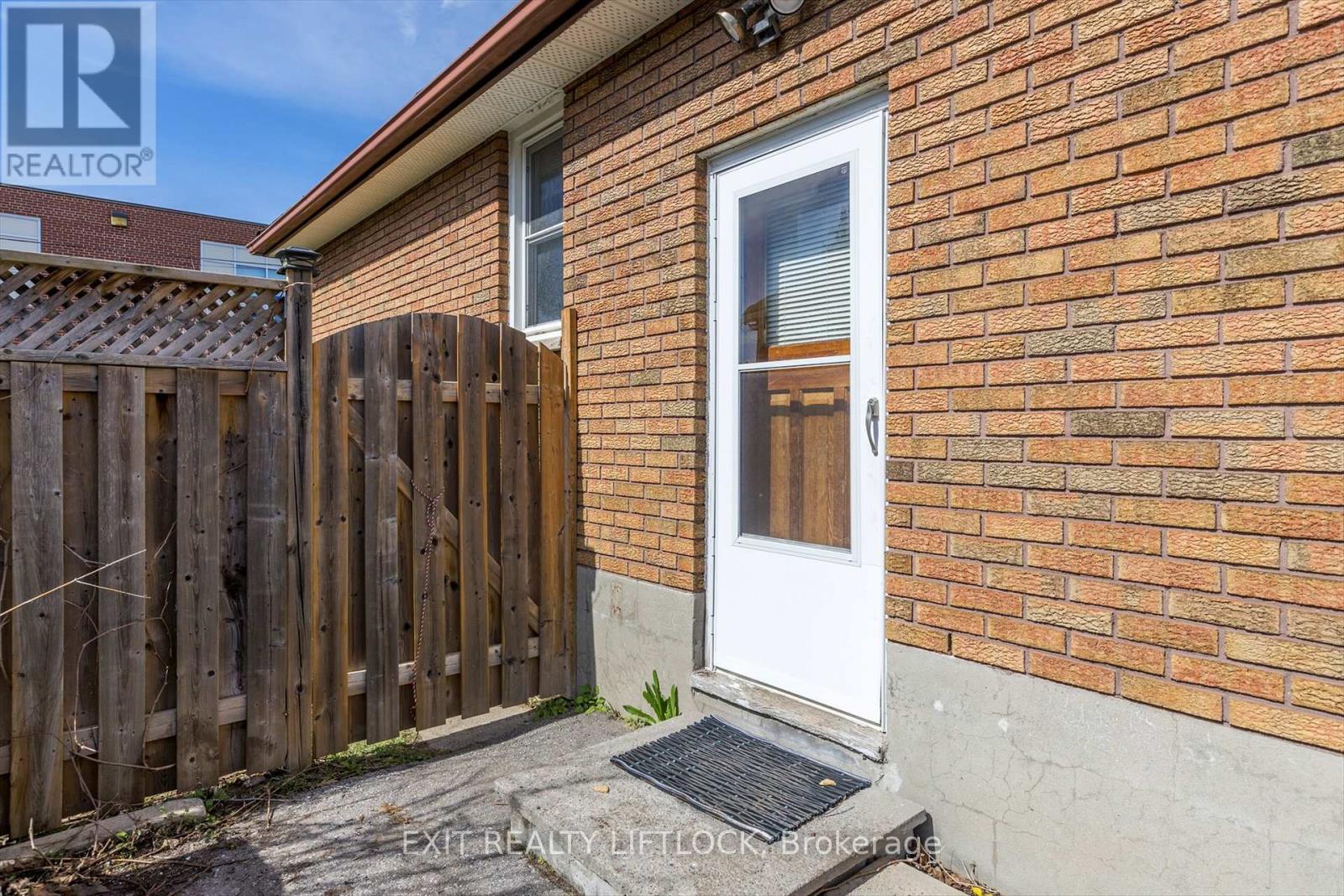 250 Bellevue Street, Peterborough North (South), Ontario  K9H 5E5 - Photo 29 - X12119208