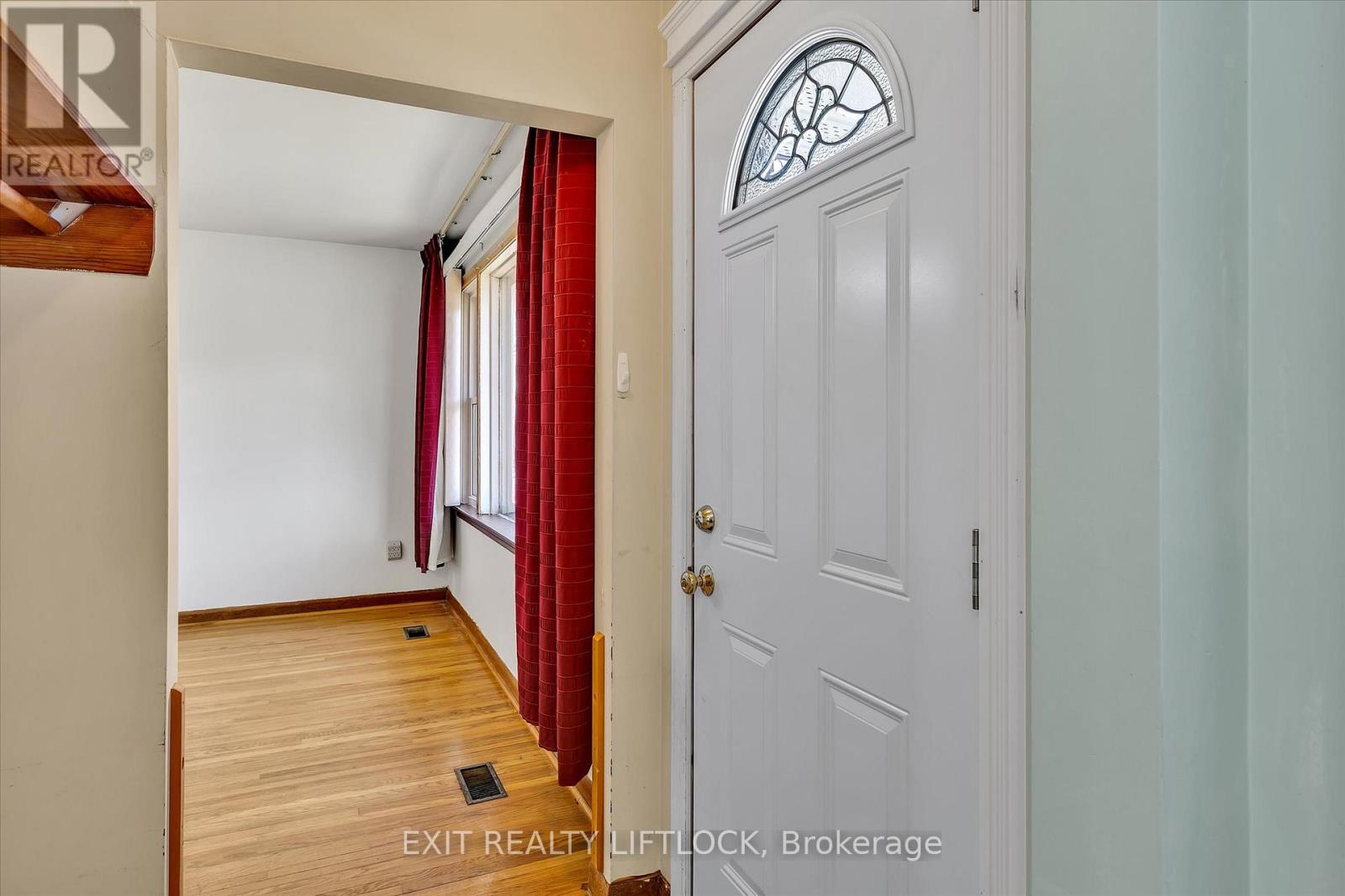 250 Bellevue Street, Peterborough North (South), Ontario  K9H 5E5 - Photo 4 - X12119208