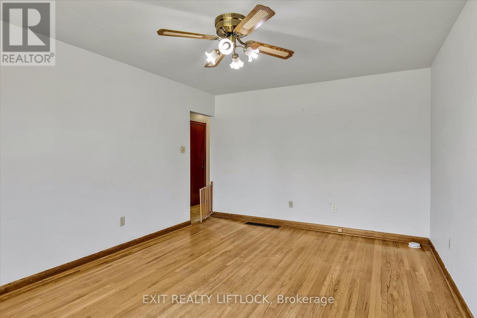 250 Bellevue Street, Peterborough North (South), Ontario  K9H 5E5 - Photo 6 - X12119208