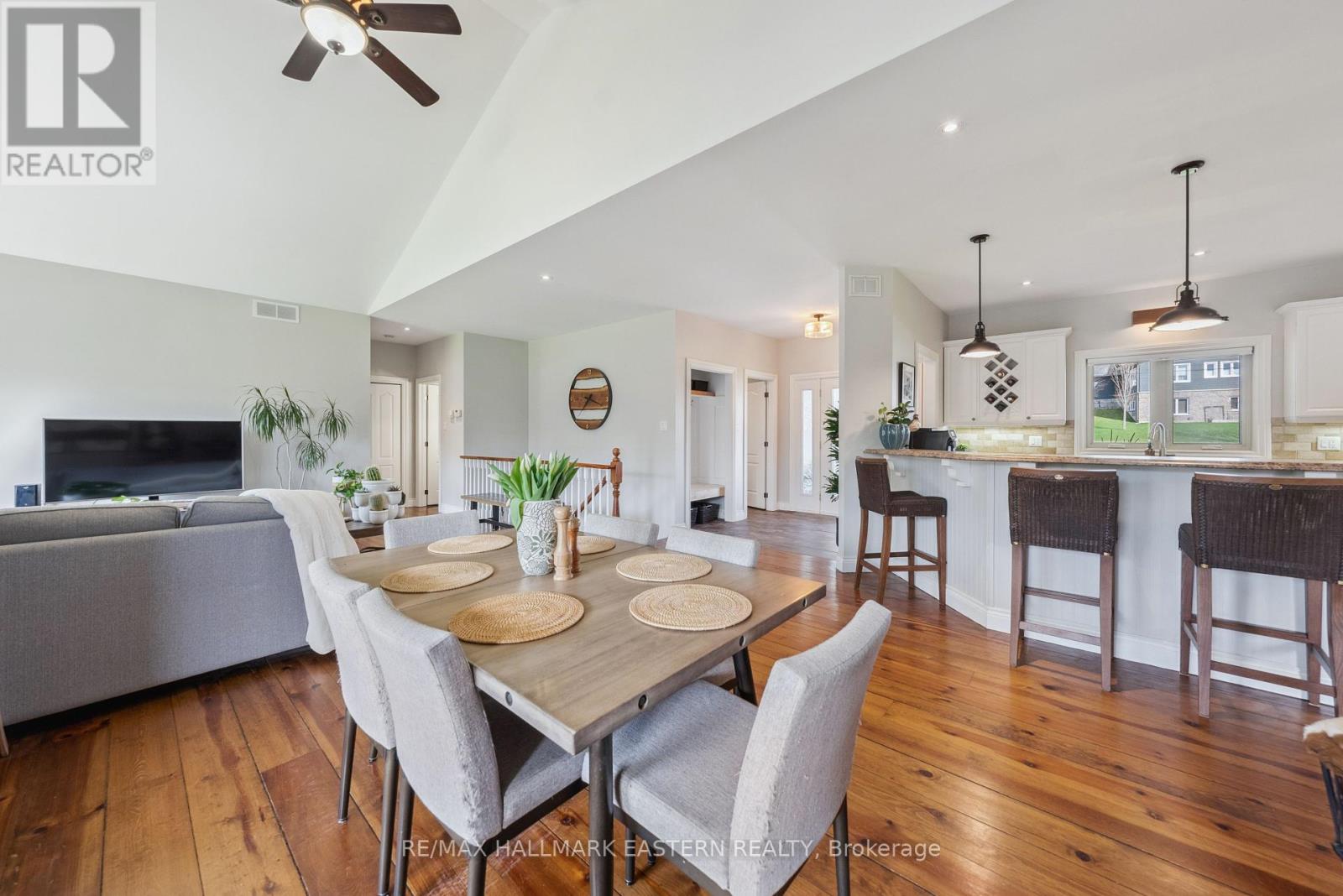145 Arnott Drive, Selwyn, Ontario  K0L 1T0 - Photo 11 - X12119302
