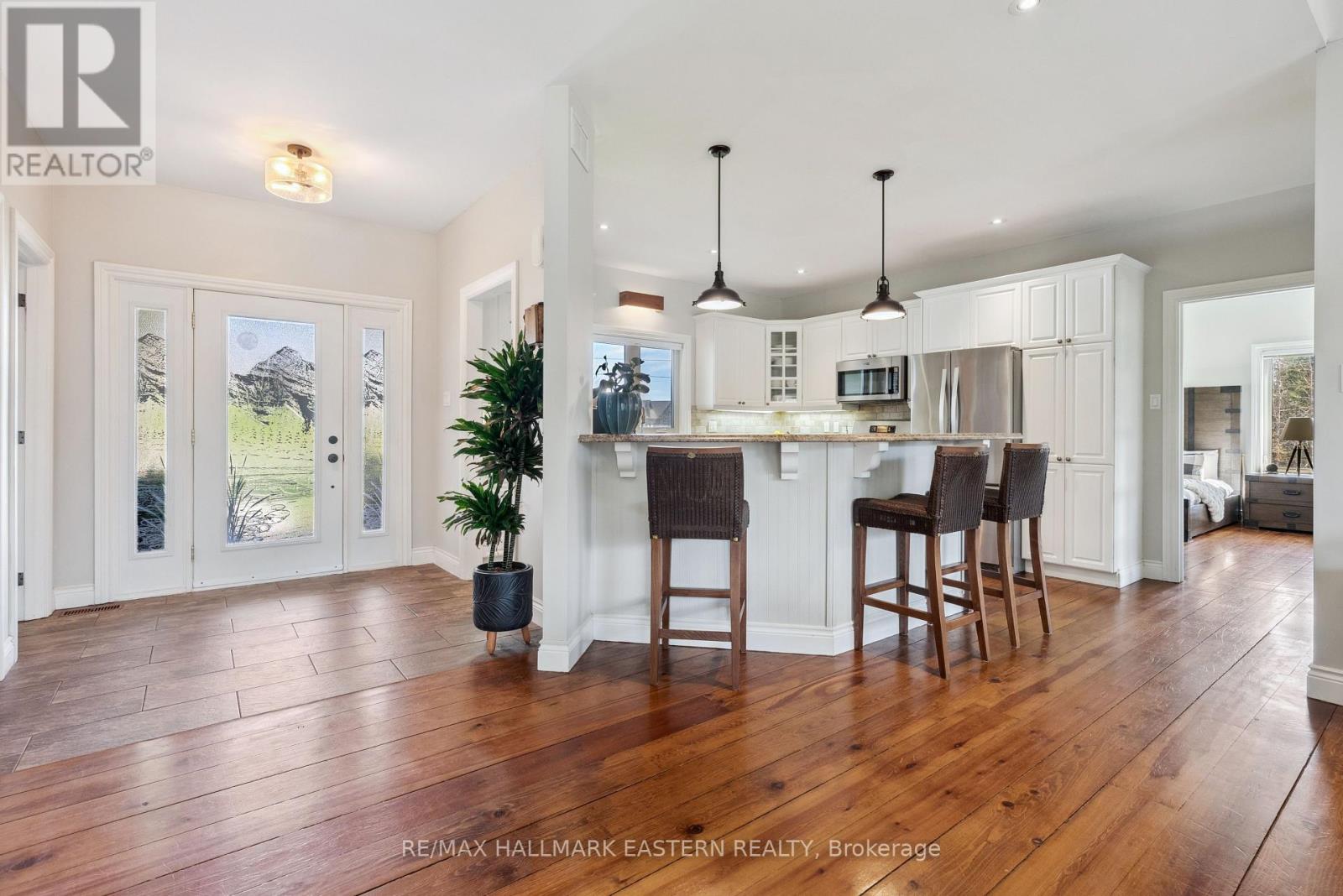 145 Arnott Drive, Selwyn, Ontario  K0L 1T0 - Photo 6 - X12119302