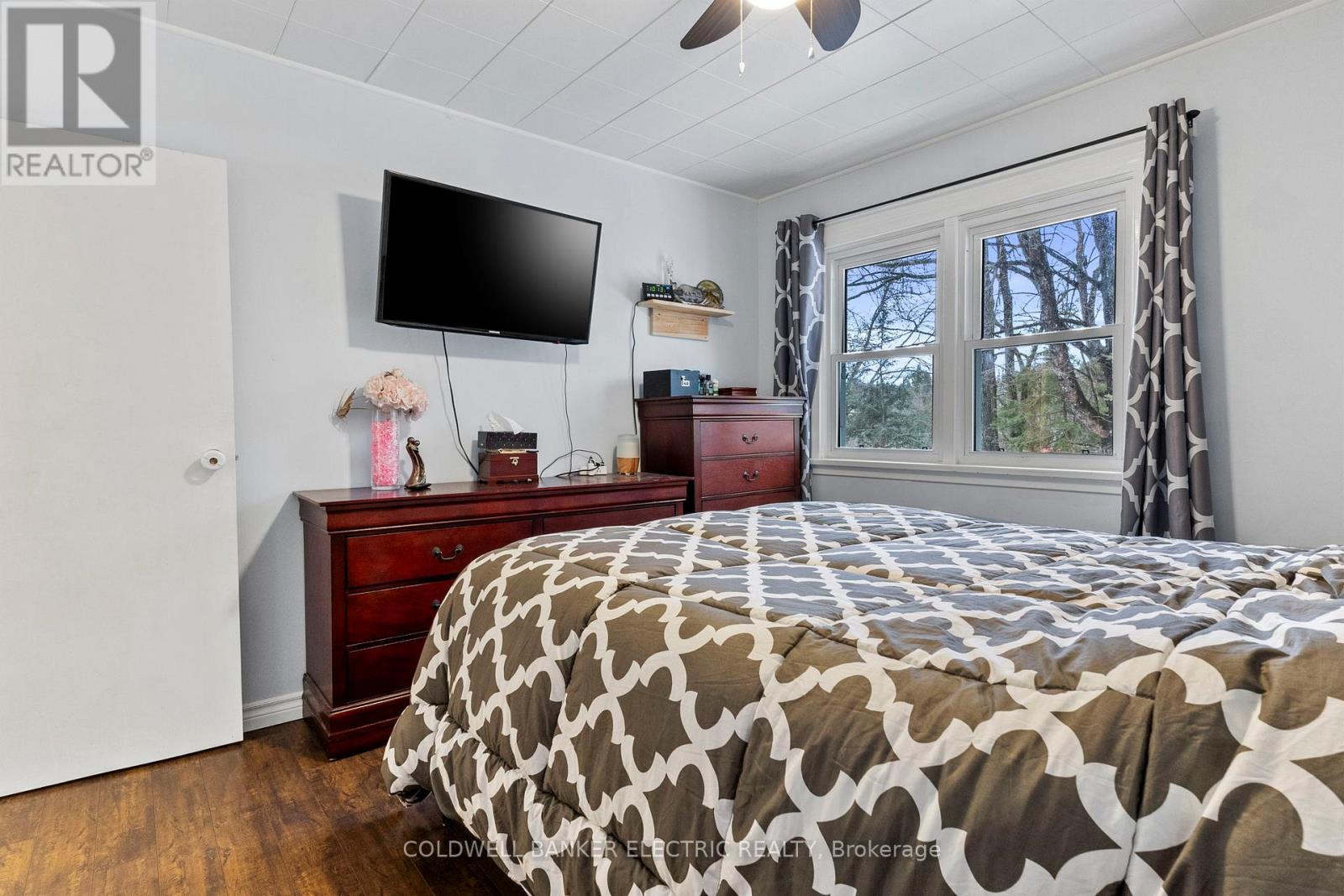 58 River Street, North Kawartha, Ontario  K0L 1A0 - Photo 15 - X12119361