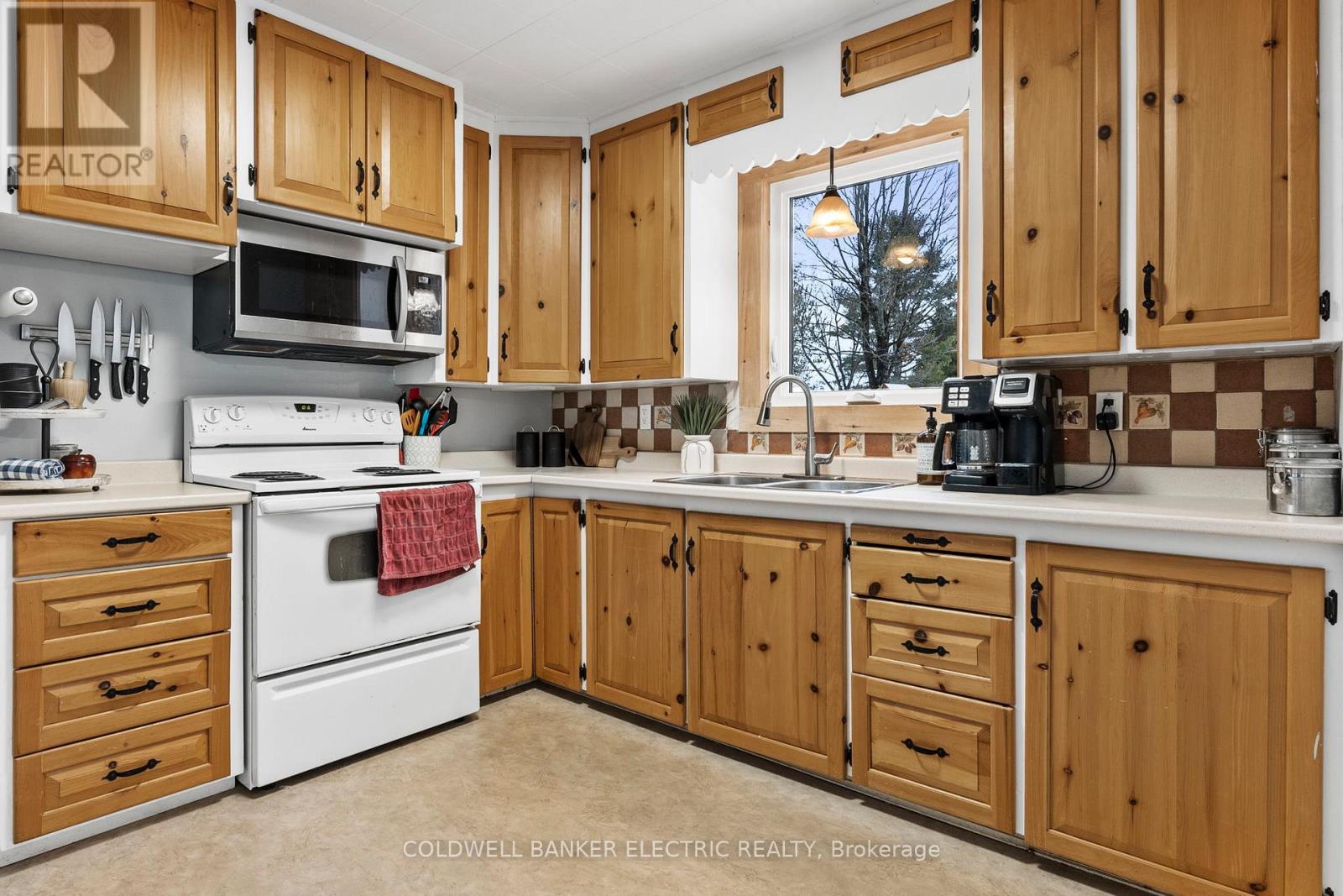 58 River Street, North Kawartha, Ontario  K0L 1A0 - Photo 9 - X12119361