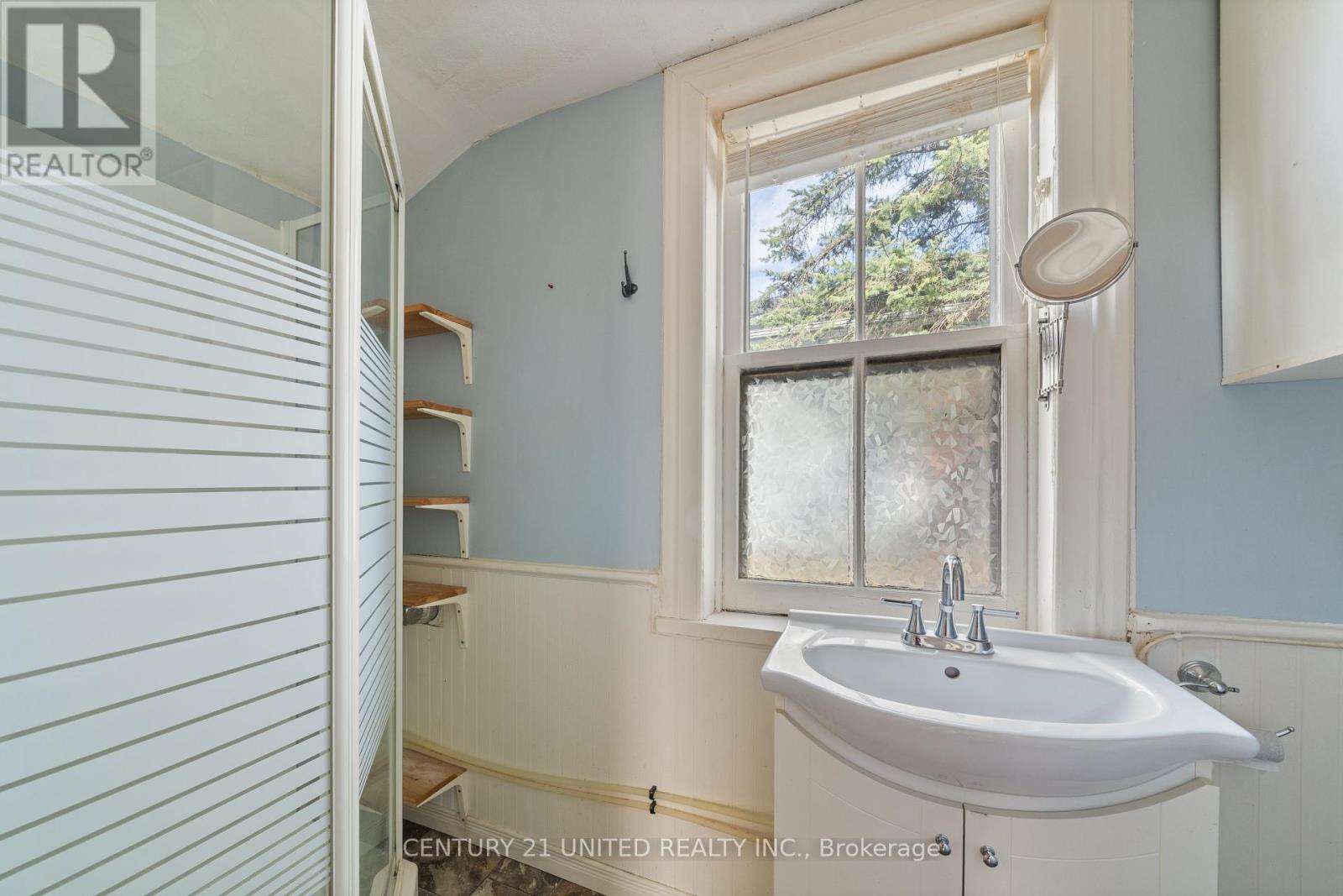44 Elgin Street, Kawartha Lakes (Lindsay), Ontario  K9V 3W3 - Photo 15 - X12119592