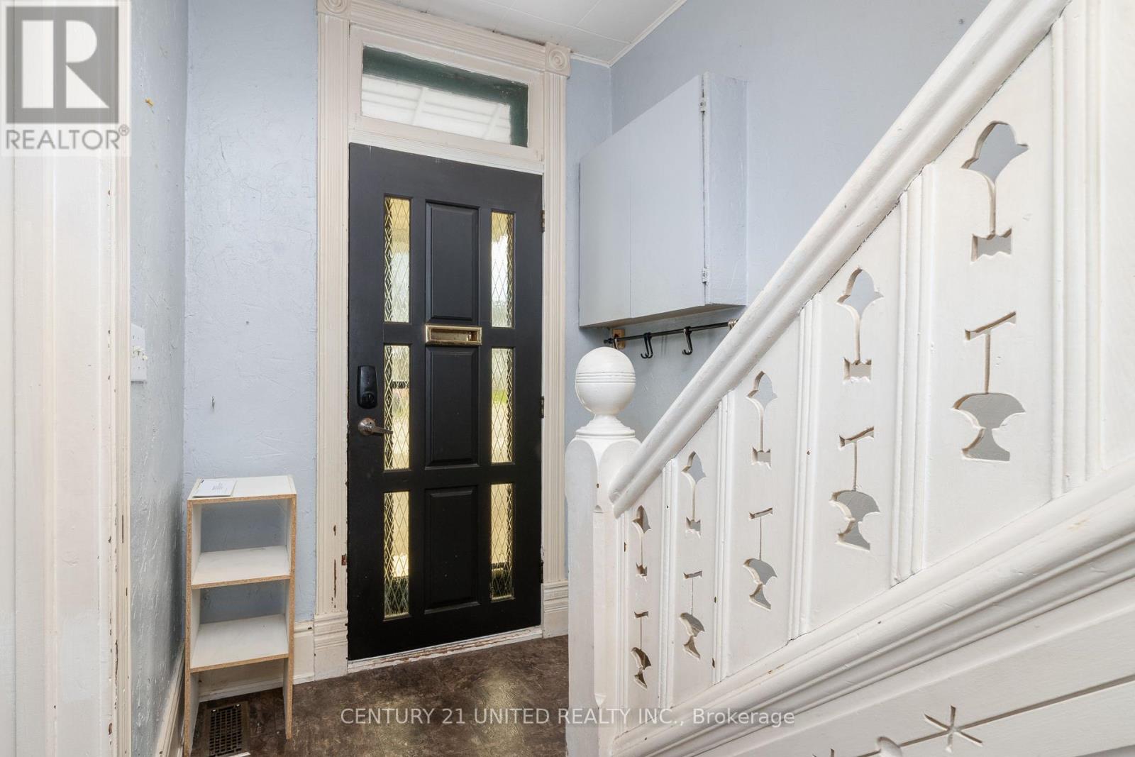 44 Elgin Street, Kawartha Lakes (Lindsay), Ontario  K9V 3W3 - Photo 5 - X12119592