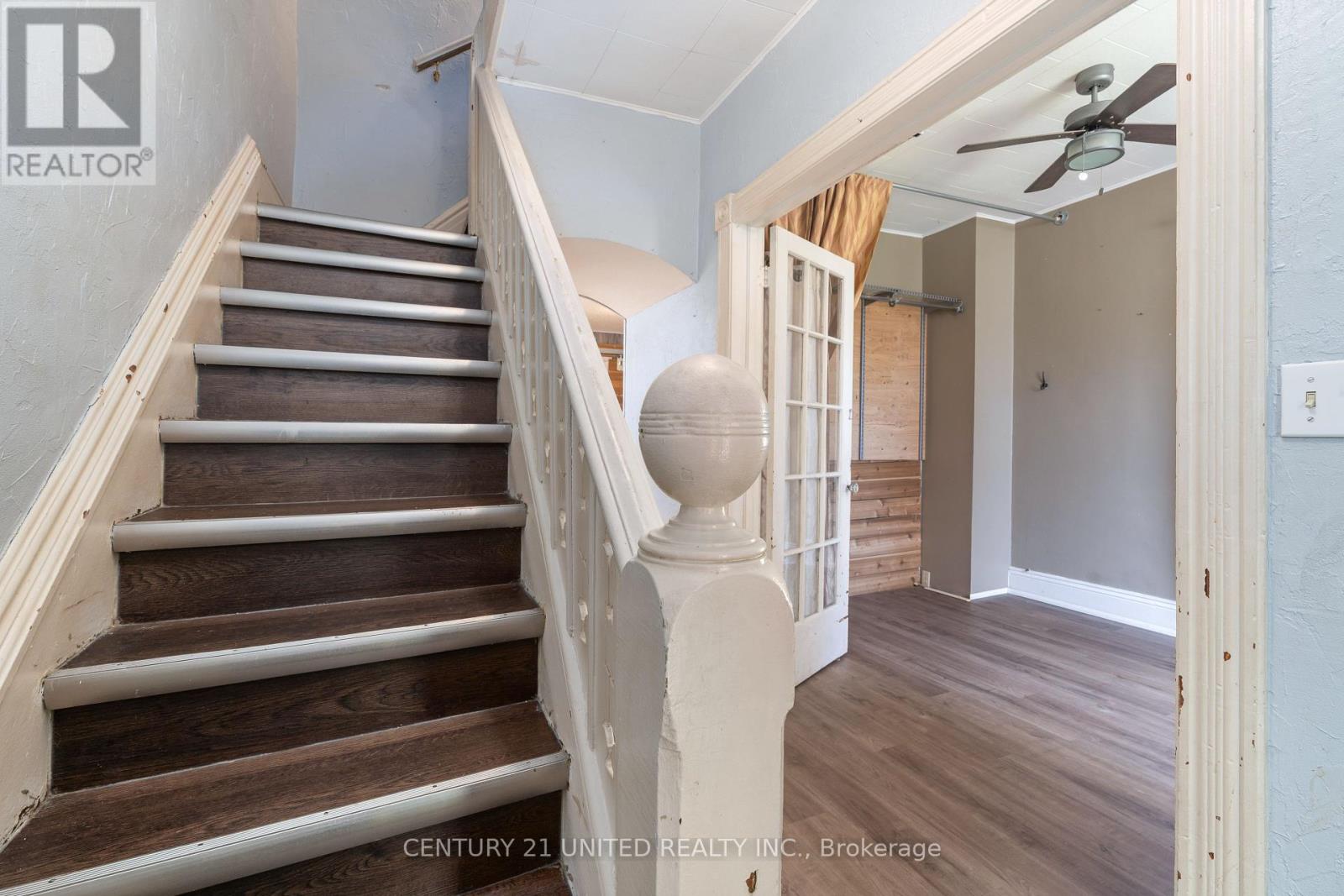 44 Elgin Street, Kawartha Lakes (Lindsay), Ontario  K9V 3W3 - Photo 6 - X12119592