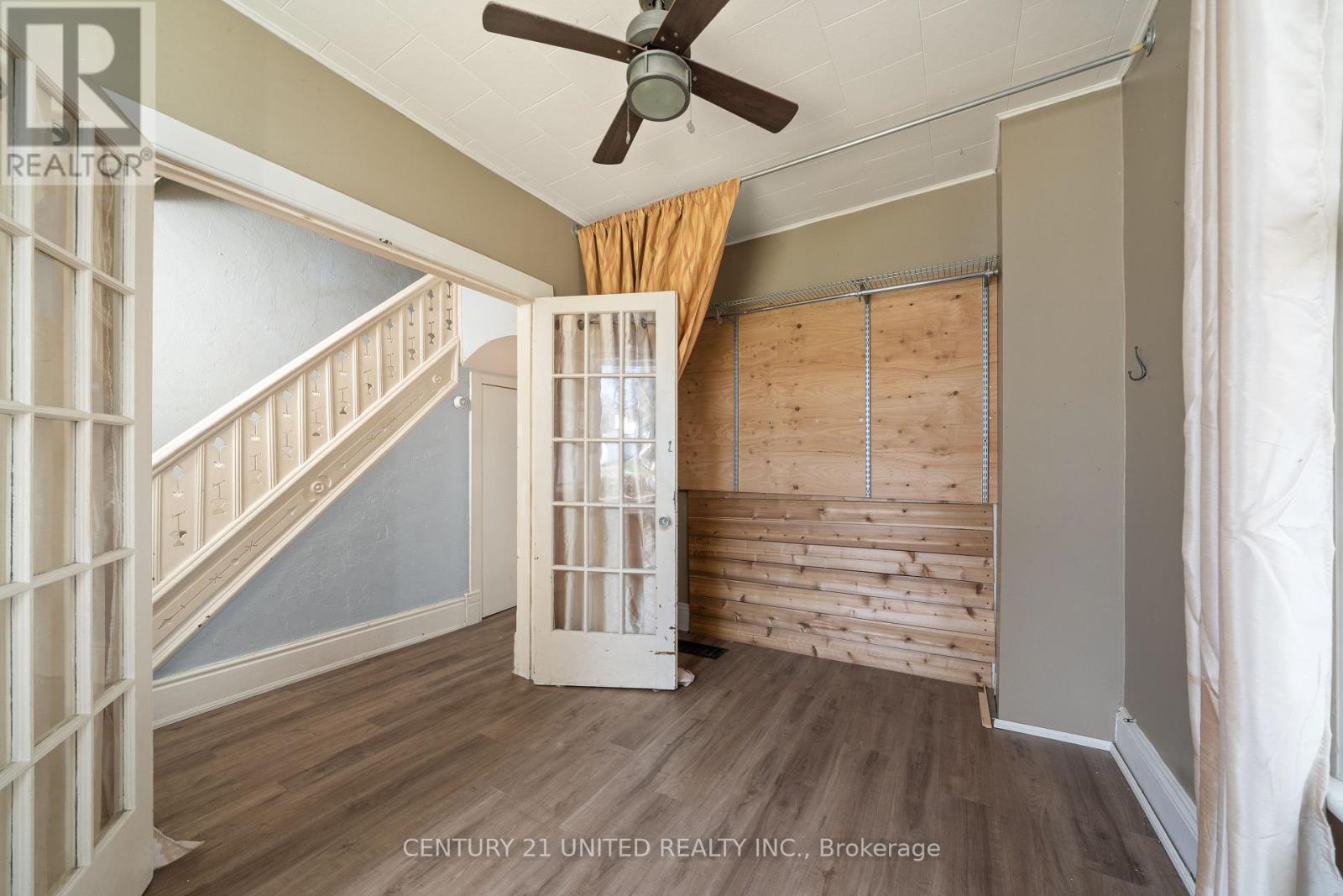44 Elgin Street, Kawartha Lakes (Lindsay), Ontario  K9V 3W3 - Photo 8 - X12119592