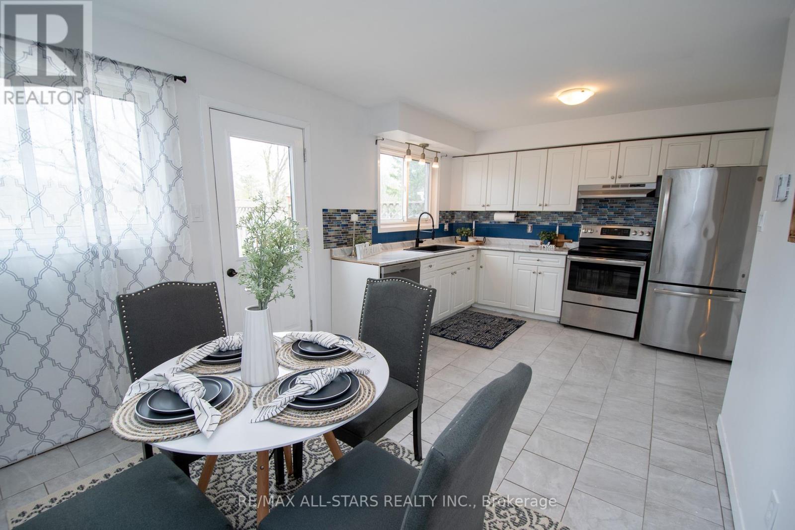 39a Springbrook Drive, Peterborough West (Central), Ontario  K9J 1L3 - Photo 10 - X12119617