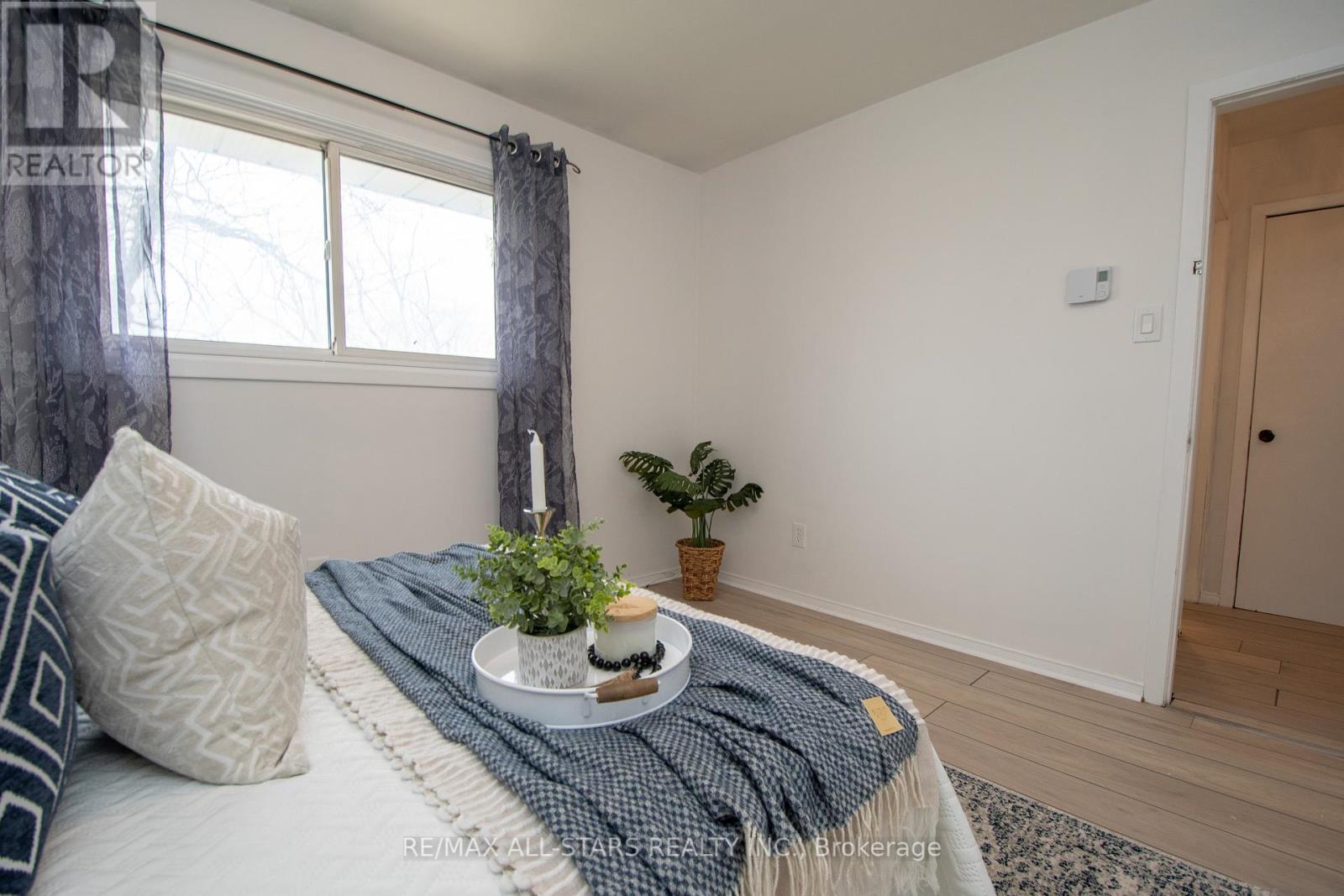 39a Springbrook Drive, Peterborough West (Central), Ontario  K9J 1L3 - Photo 14 - X12119617