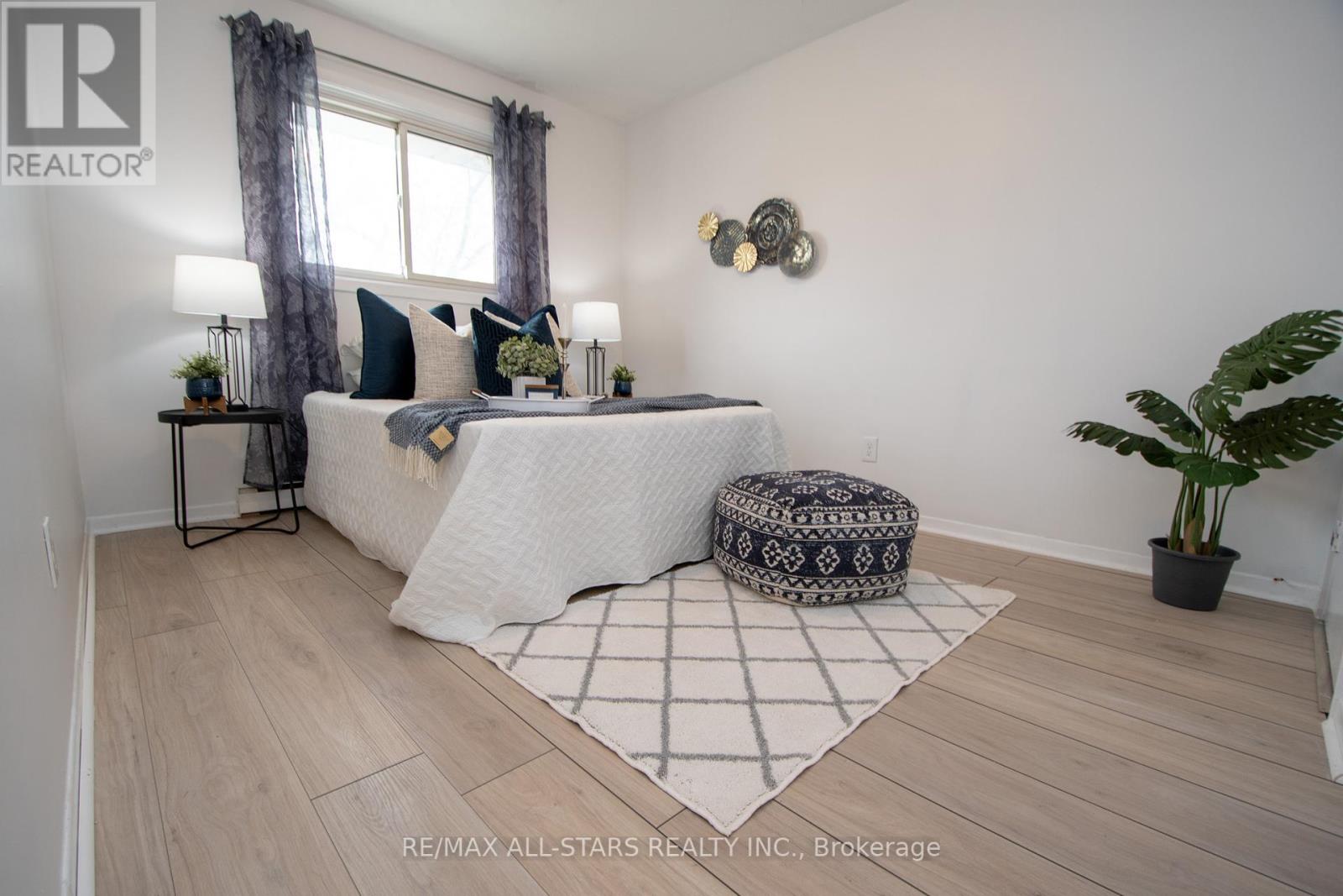 39a Springbrook Drive, Peterborough West (Central), Ontario  K9J 1L3 - Photo 15 - X12119617