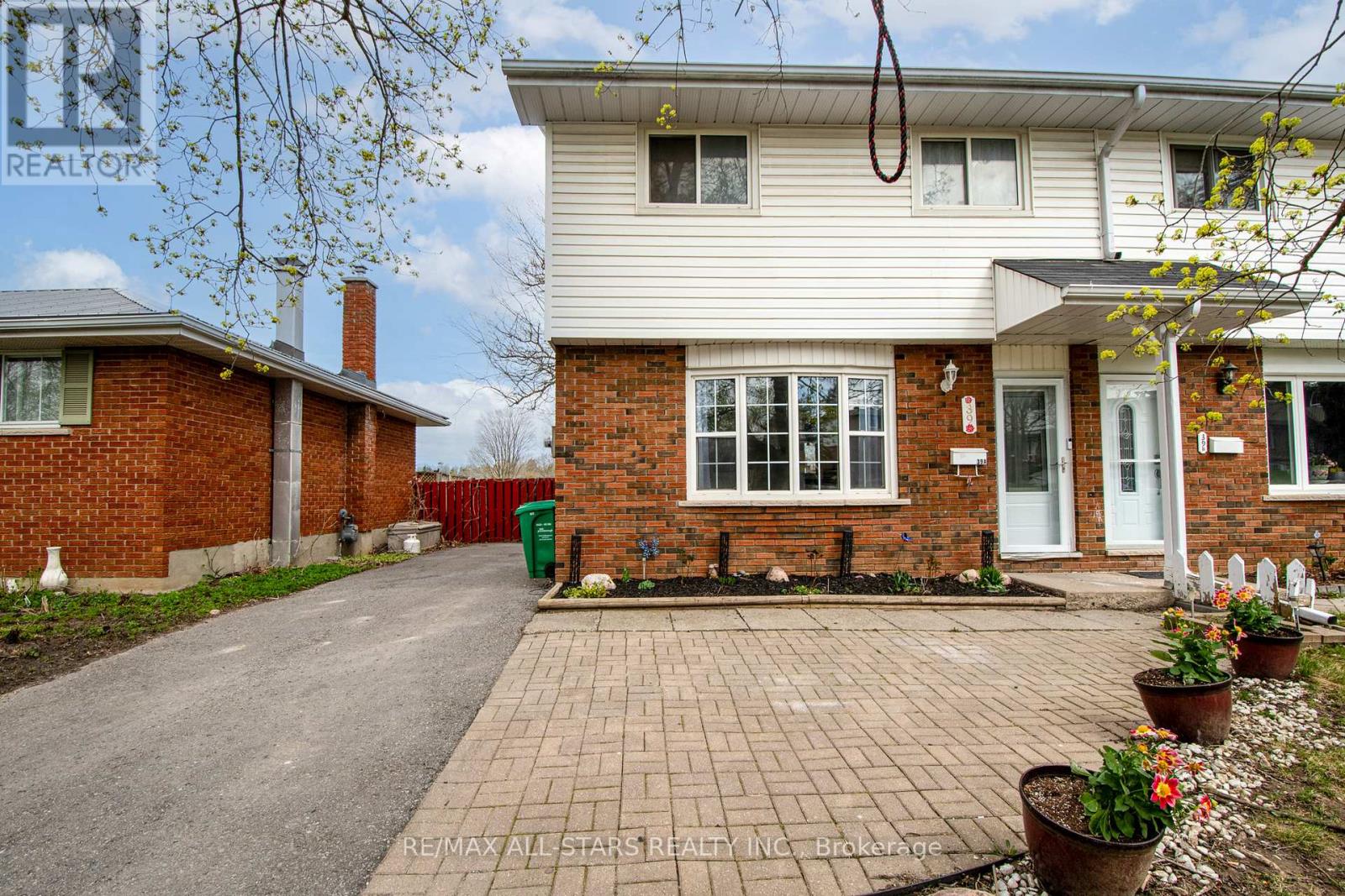 39a Springbrook Drive, Peterborough West (Central), Ontario  K9J 1L3 - Photo 2 - X12119617