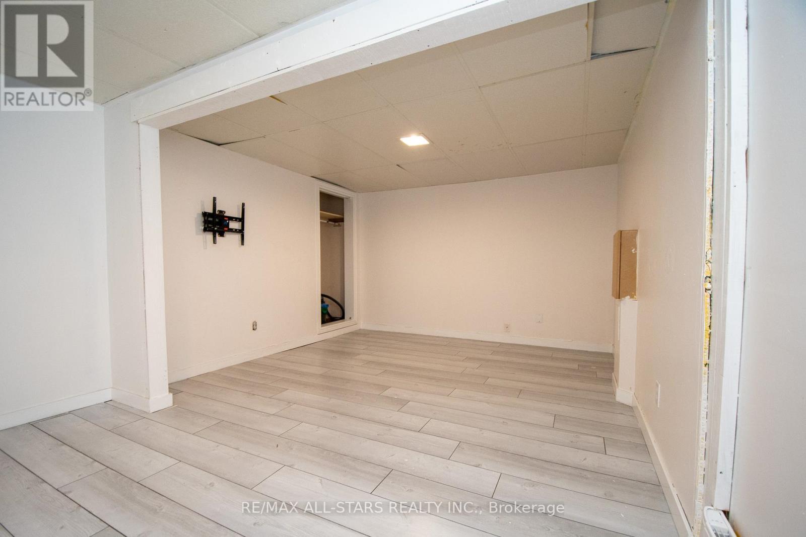 39a Springbrook Drive, Peterborough West (Central), Ontario  K9J 1L3 - Photo 21 - X12119617