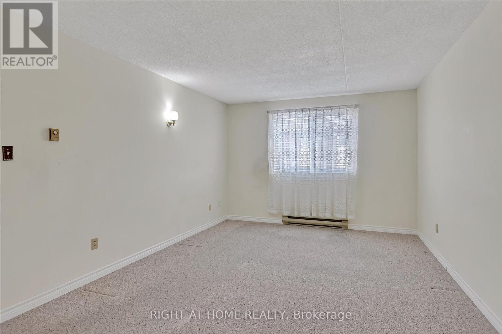 208 - 795 Sherbrooke Street, Peterborough West (North), Ontario  K9J 2R2 - Photo 15 - X12119928
