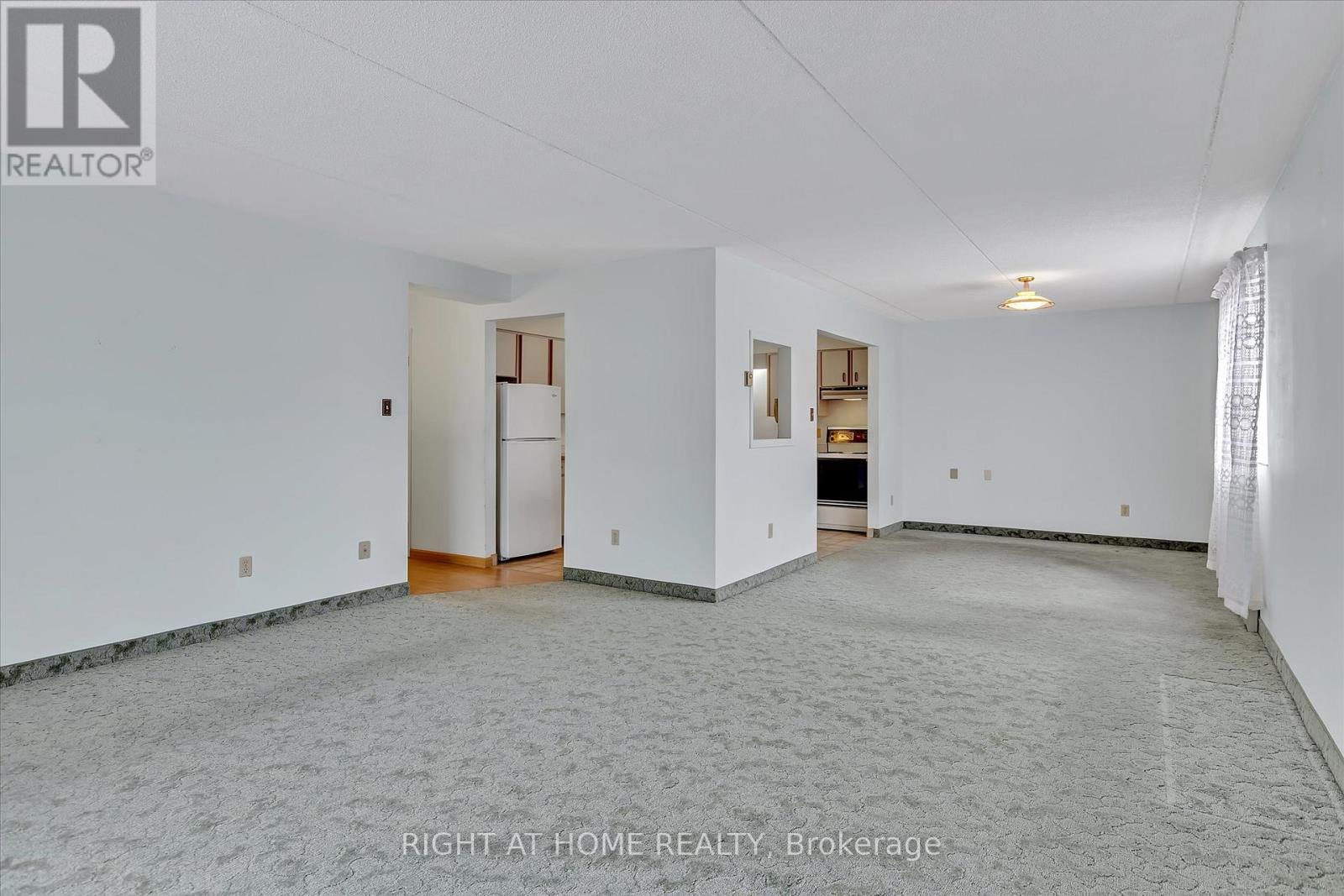 208 - 795 Sherbrooke Street, Peterborough West (North), Ontario  K9J 2R2 - Photo 4 - X12119928