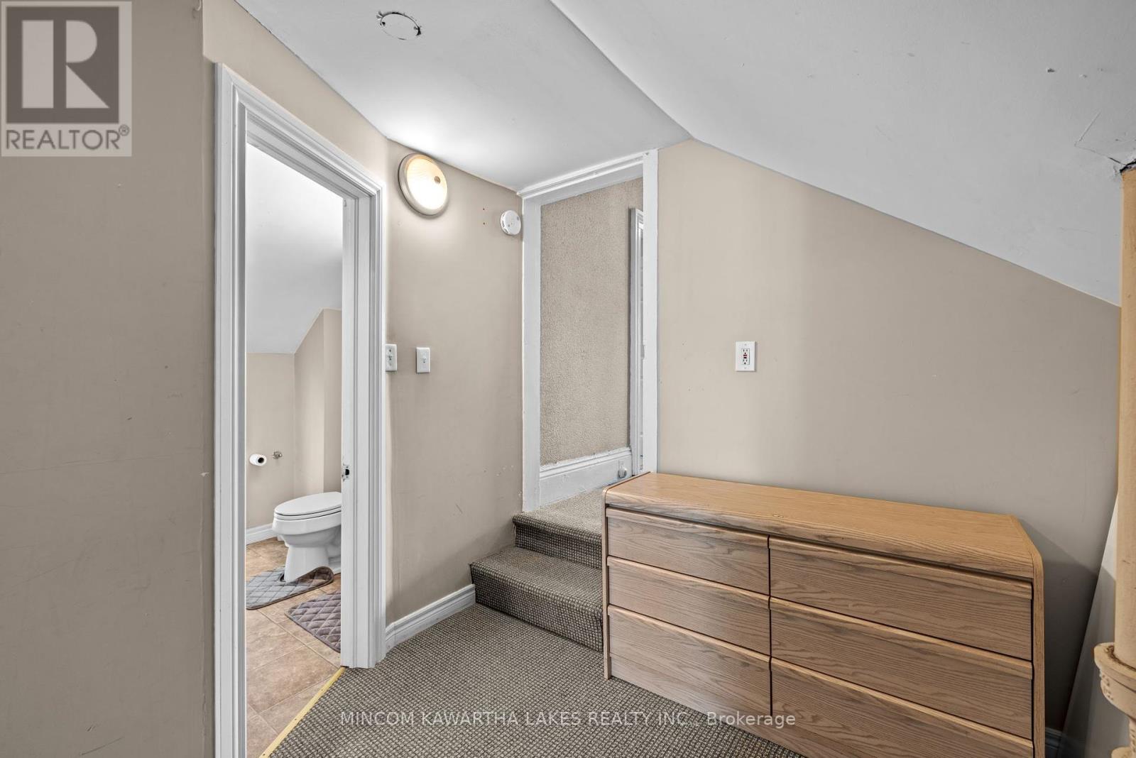 270 Sherbrooke Street, Peterborough Central (North), Ontario  K9J 2N6 - Photo 17 - X12120230