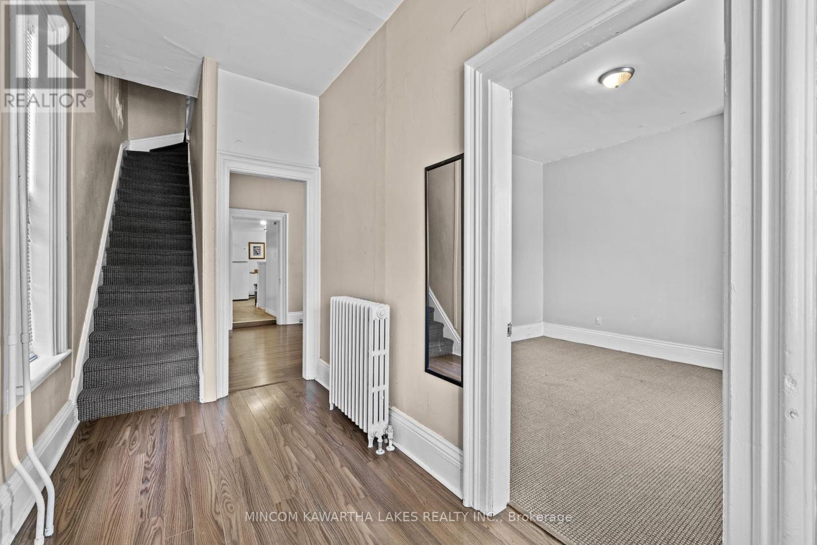 270 Sherbrooke Street, Peterborough Central (North), Ontario  K9J 2N6 - Photo 4 - X12120230