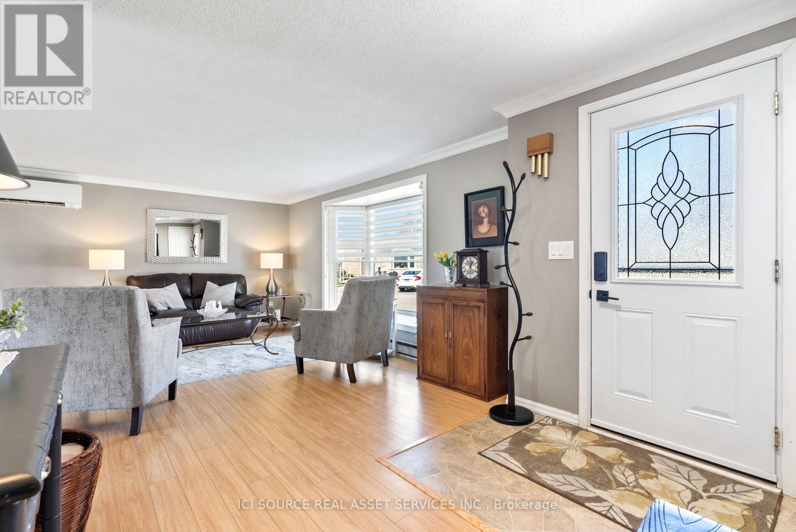 61 The Cove Road, Clarington (Bowmanville), Ontario  L1B 1B2 - Photo 3 - E12121214