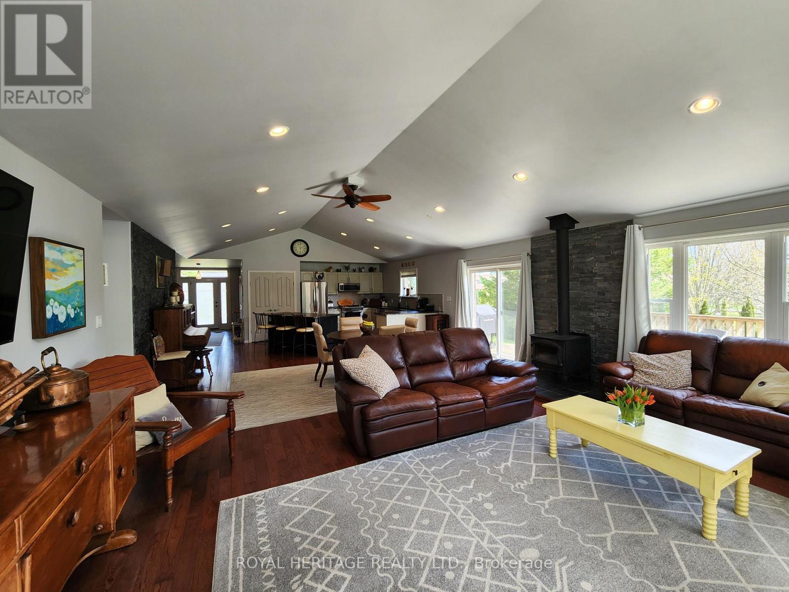 8188 Woodland Avenue, Port Hope (Garden Hill), Ontario  L0A 1B0 - Photo 2 - X12121321