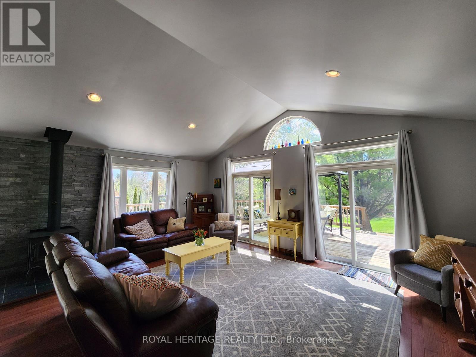 8188 Woodland Avenue, Port Hope (Garden Hill), Ontario  L0A 1B0 - Photo 5 - X12121321