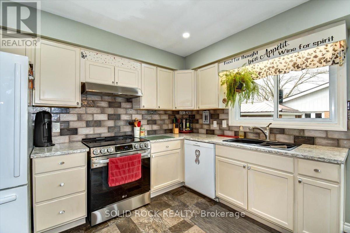 51 Gair Street, Trent Hills (Campbellford), Ontario  K0L 1L0 - Photo 12 - X12121685