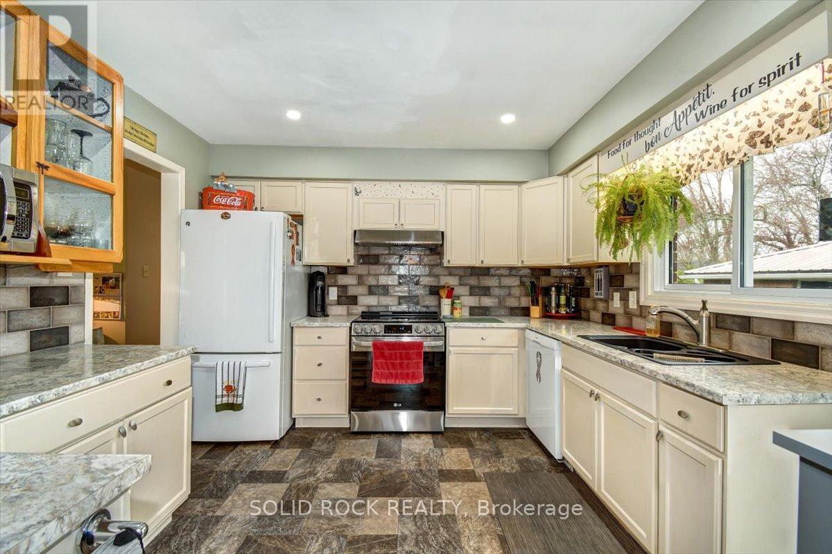 51 Gair Street, Trent Hills (Campbellford), Ontario  K0L 1L0 - Photo 13 - X12121685