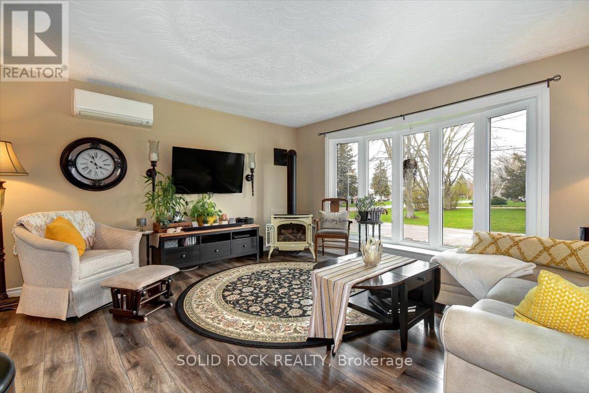 51 Gair Street, Trent Hills (Campbellford), Ontario  K0L 1L0 - Photo 5 - X12121685
