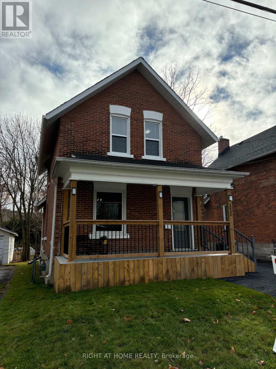 121 Durham Street W, Kawartha Lakes (Lindsay), Ontario  K9V 2R3 - Photo 2 - X12121741