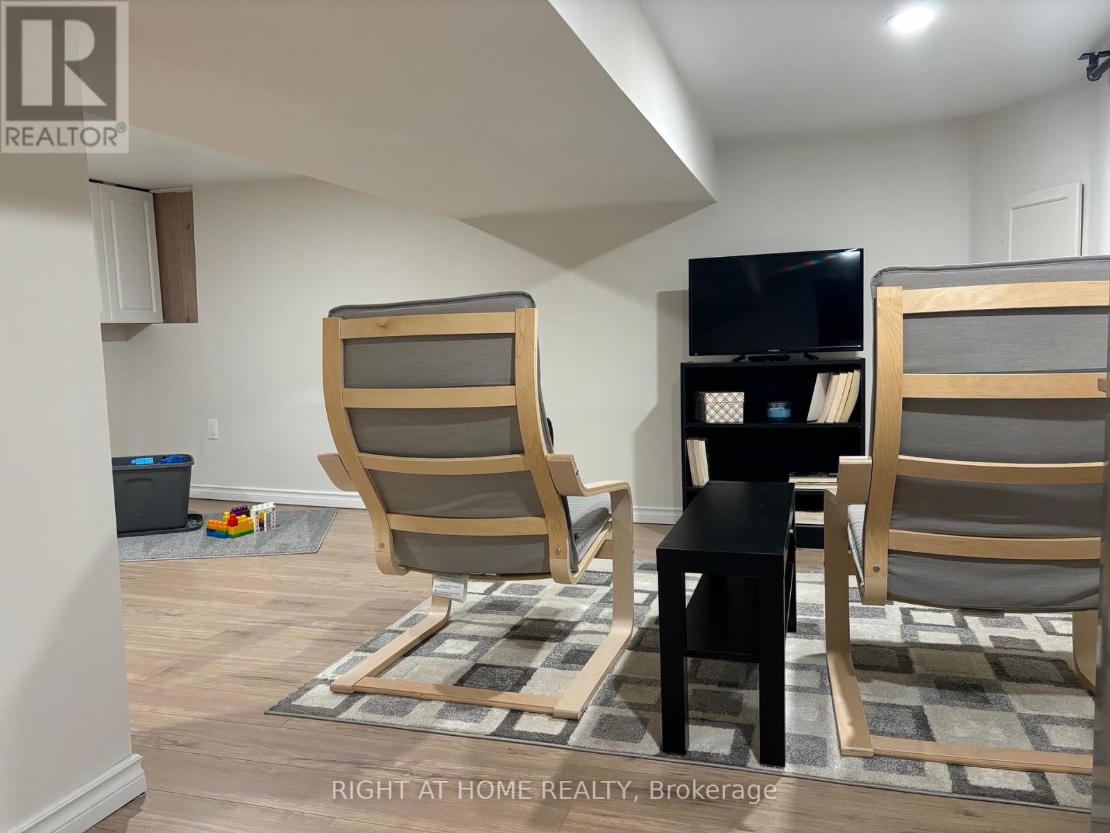 121 Durham Street W, Kawartha Lakes (Lindsay), Ontario  K9V 2R3 - Photo 38 - X12121741