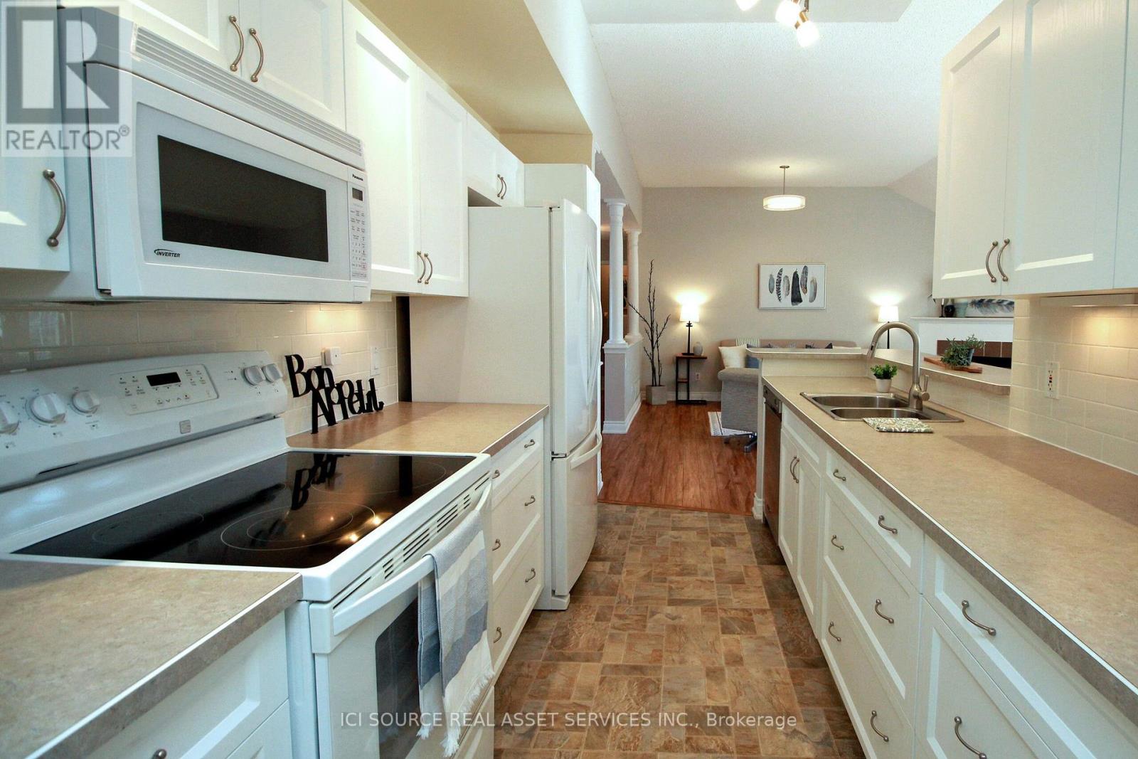 60 Hinkley Trail, Clarington (Bowmanville), Ontario  L1B 1A9 - Photo 9 - E12122057