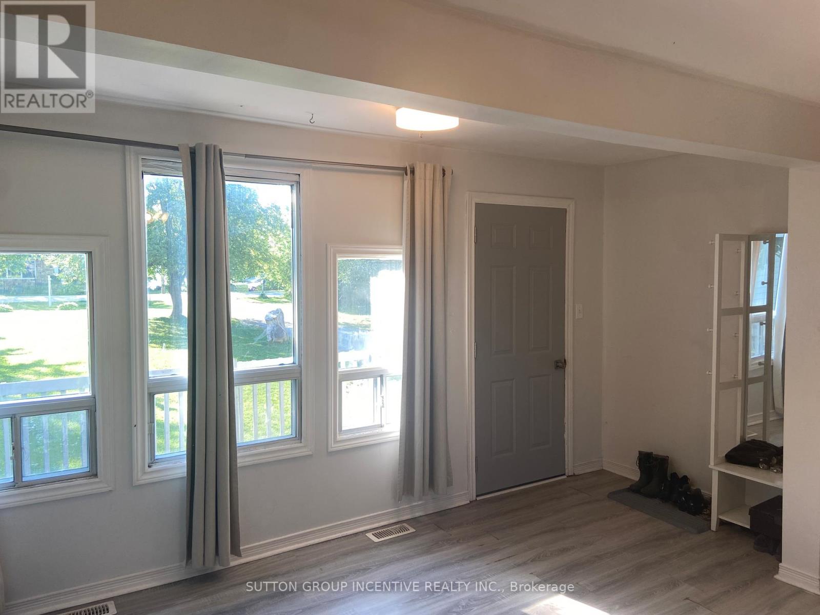 26 Laird Drive, Kawartha Lakes (Fenelon), Ontario  K9V 4R6 - Photo 11 - X12122523