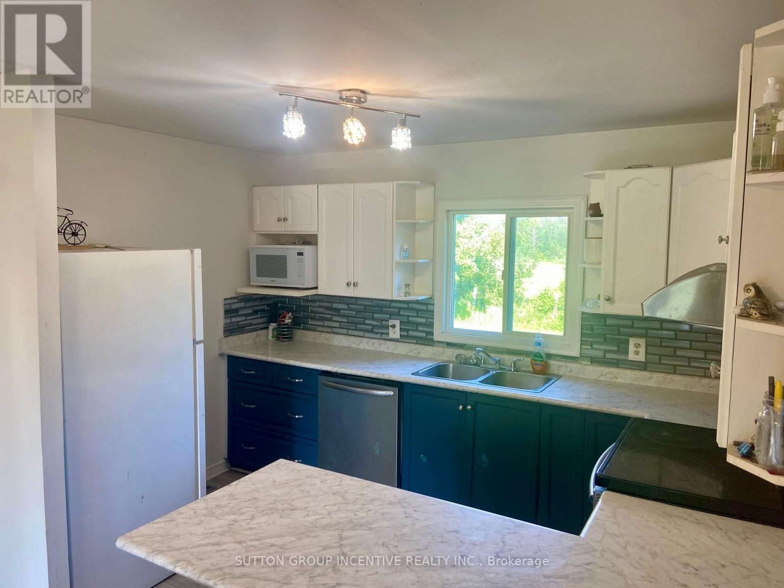 26 Laird Drive, Kawartha Lakes (Fenelon), Ontario  K9V 4R6 - Photo 6 - X12122523