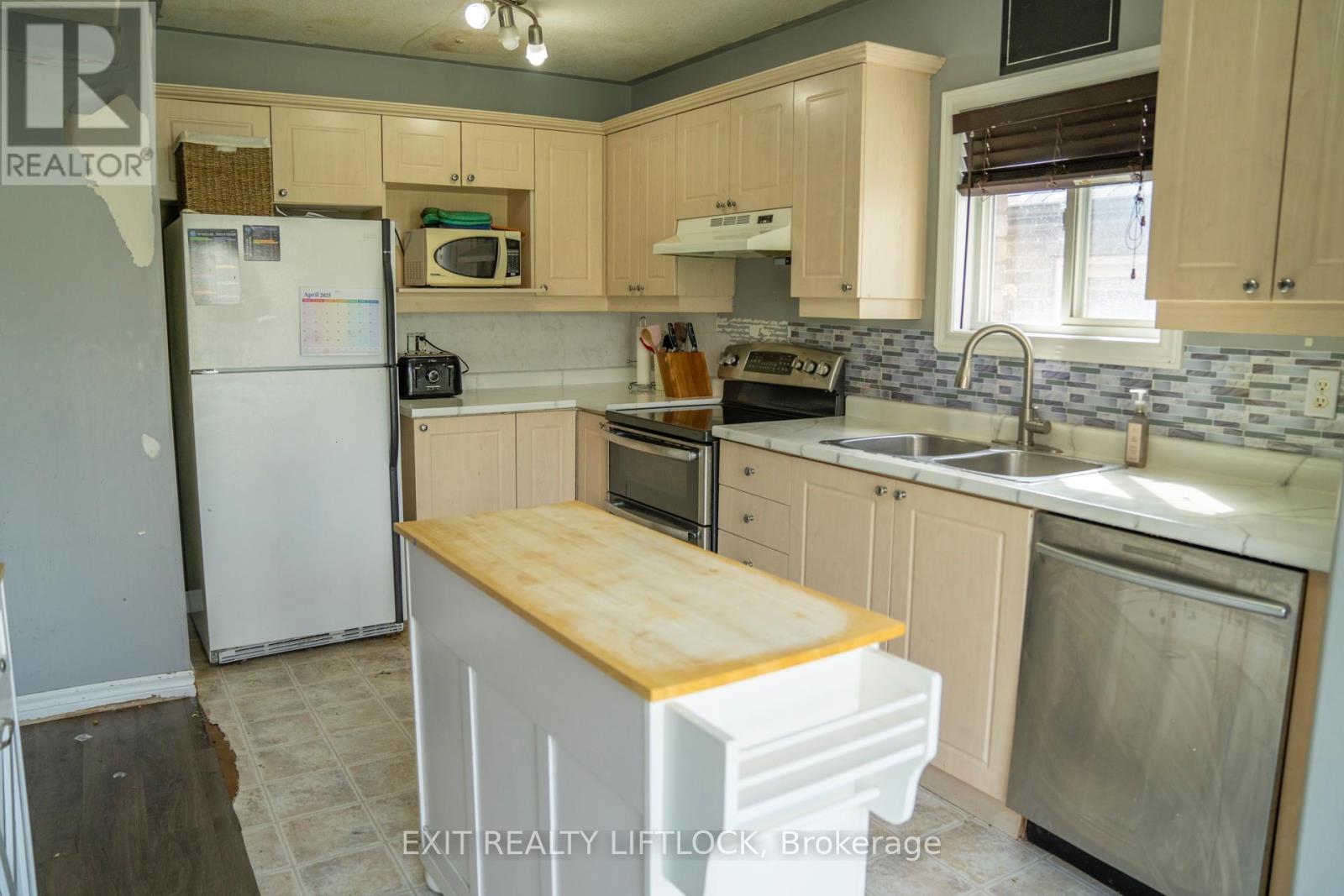 497 Settlers Ridge, Peterborough North (North), Ontario  K9L 2A6 - Photo 7 - X12123530