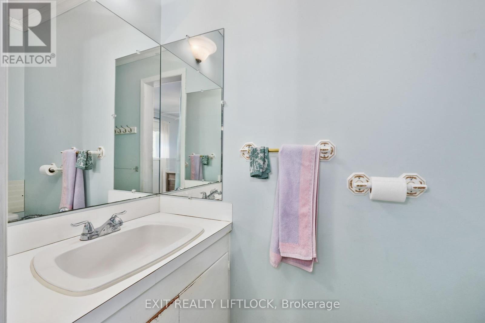 1268 Buckhorn Road, Selwyn, Ontario  K0L 2H0 - Photo 17 - X12123539
