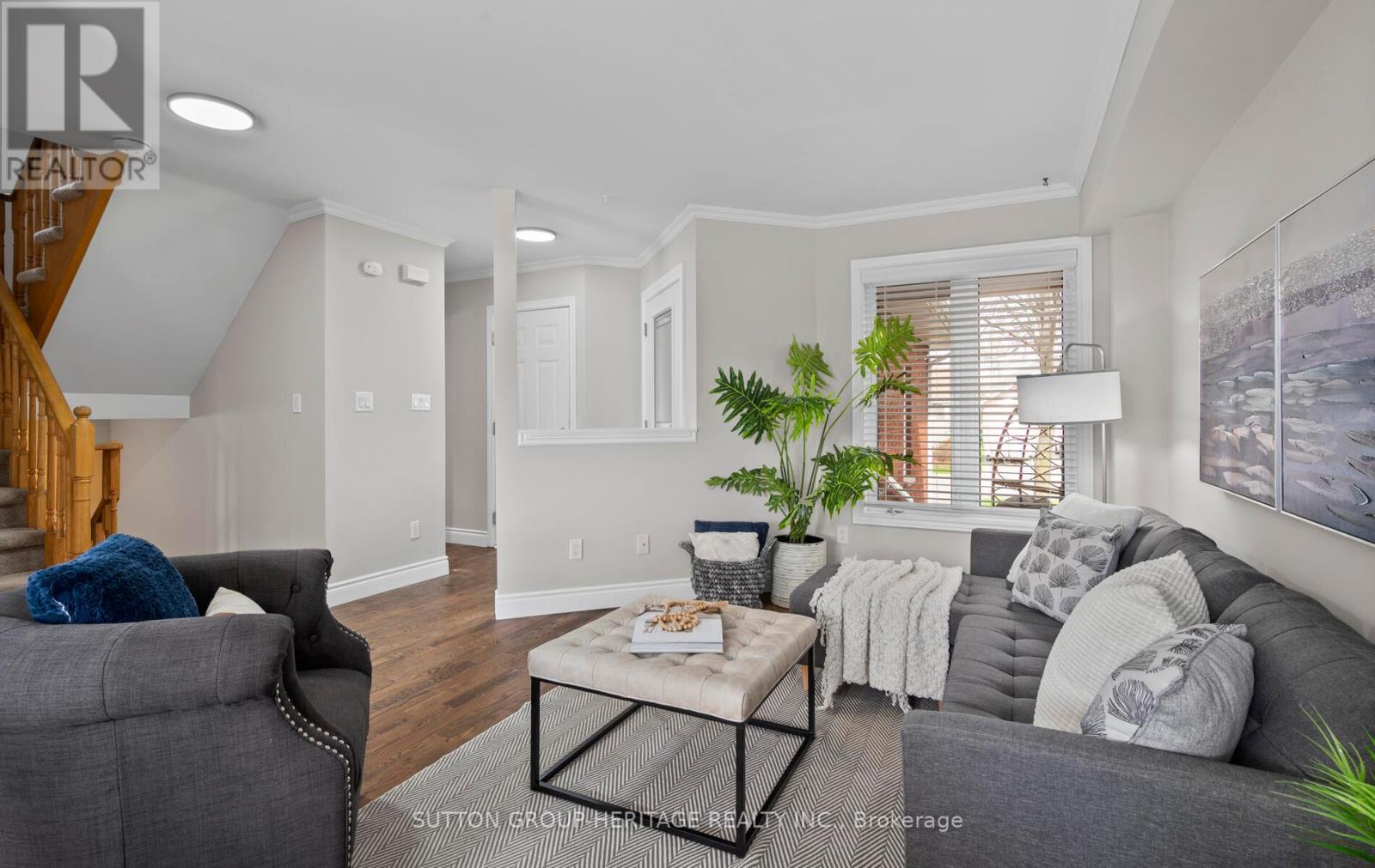 51 Mcgibbon Boulevard, Kawartha Lakes (Lindsay), Ontario  K9V 6G4 - Photo 4 - X12123479