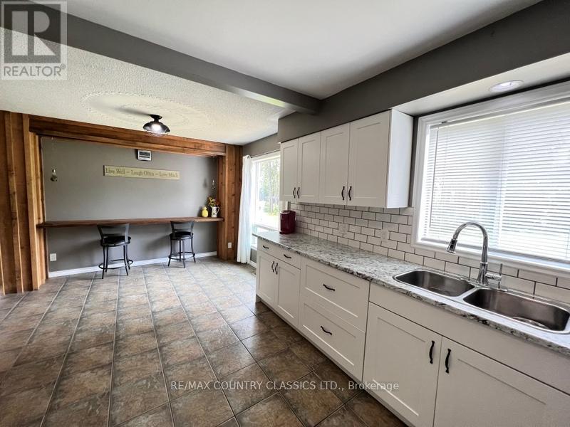 76 York River Drive, Bancroft (Bancroft Ward), Ontario  K0L 1C0 - Photo 10 - X12123572