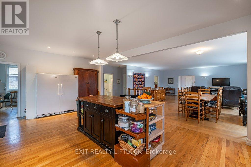 57 King Street E, Kawartha Lakes (Omemee), Ontario  K0L 2W0 - Photo 17 - X12123612