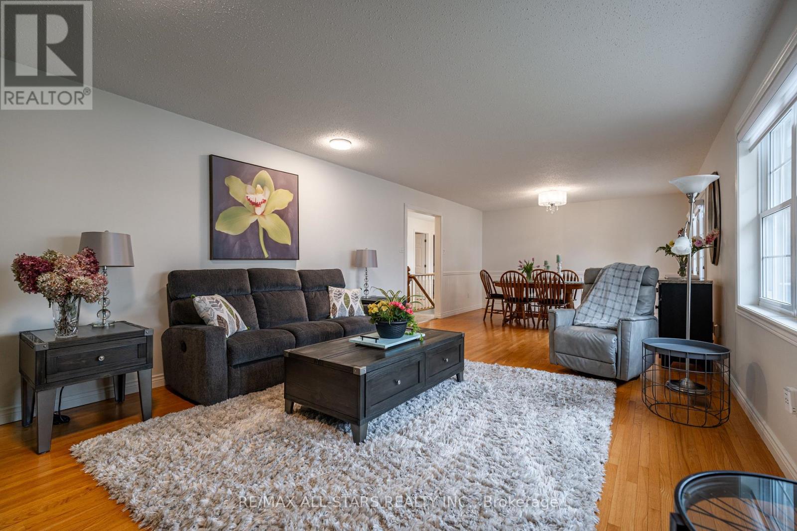 308 Fife Avenue, Smith-Ennismore-Lakefield, Ontario  K9J 0C6 - Photo 11 - X12123699